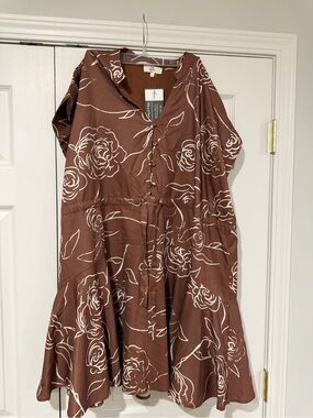 entro Brown Floral Midi Dress with White Rose Outline